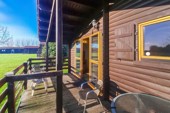 3 Bed Standard Lodge Twin Pet Friendly - Messingham Lakes, Messingham