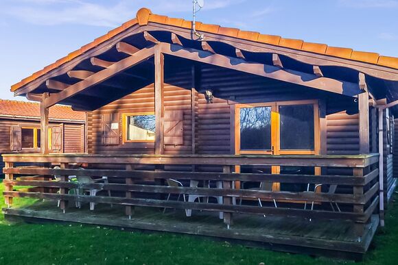 3 Bed Standard Lodge Twin Pet Friendly - Messingham Lakes, Messingham