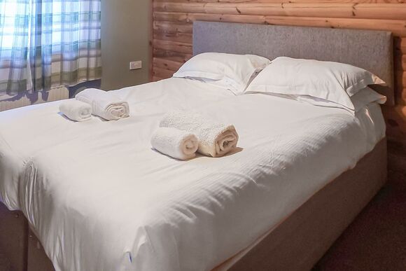3 Bed Standard Lodge Twin Pet Friendly - Messingham Lakes, Messingham