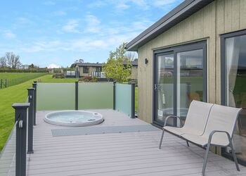 Tor View - Midsomer Lodges, Midsomer House, East Compton