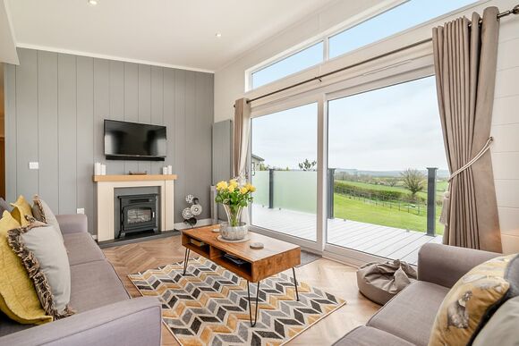 Tor View - Midsomer Lodges, Midsomer House, East Compton