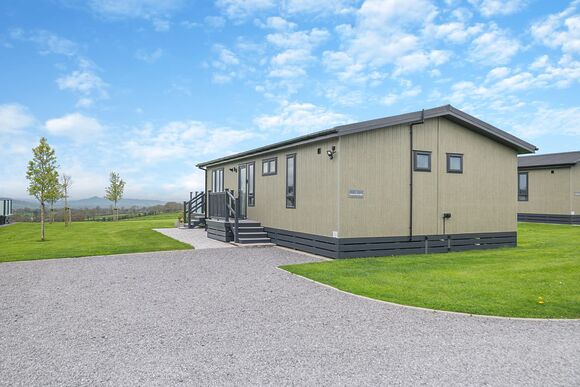 Quantock View - Midsomer Lodges, Midsomer House, East Compton