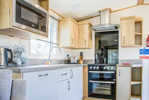 Exclusive 8 Berth Caravan - Mill Rythe Coastal Village, Hayling Island