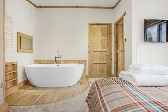 Heartwood Hot Tub 7 - Mill Rythe Coastal Village, Hayling Island