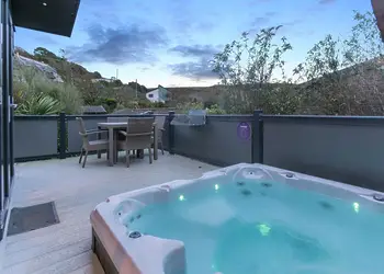 Mullion Cove Coastal Retreat, Mullion Cove, Helston