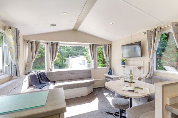 Bronze Caravan with parking - Lizard Point, Lizard Peninsula