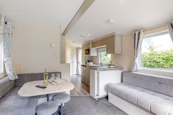 Bronze Caravan with parking - Lizard Point, Lizard Peninsula