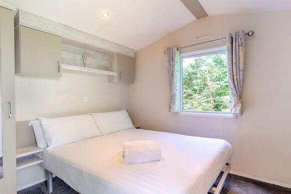 Bronze Caravan with parking - Lizard Point, Lizard Peninsula