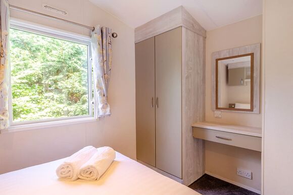 Bronze Caravan with parking - Lizard Point, Lizard Peninsula