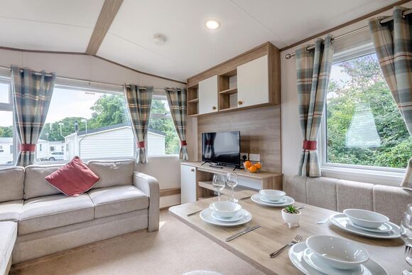 Bronze Caravan with parking - Lizard Point, Lizard Peninsula