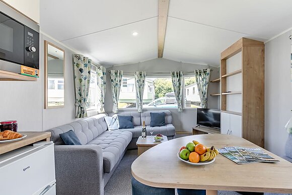 Bronze Caravan with parking, Bronze Caravan with parking** P - Lizard Point, Lizard Peninsula