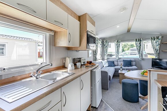 Bronze Caravan with parking, Bronze Caravan with parking** P - Lizard Point, Lizard Peninsula
