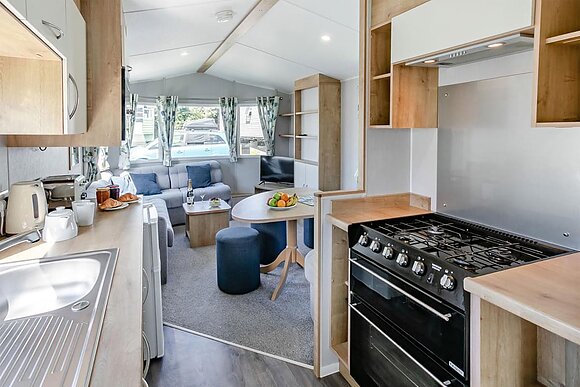 Bronze Caravan with parking** P, Bronze Caravan with parking - Lizard Point, Lizard Peninsula