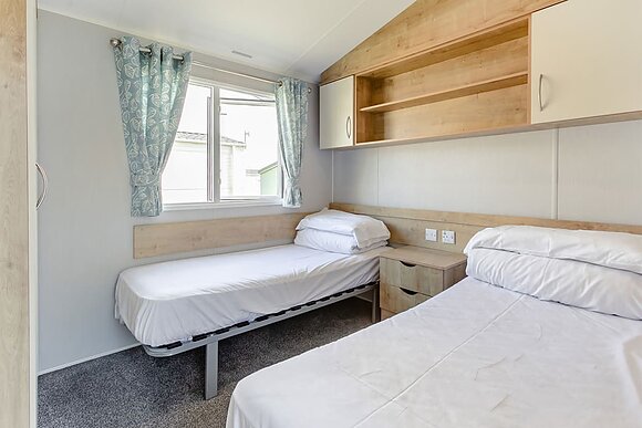 Bronze Caravan with parking** P, Bronze Caravan with parking - Lizard Point, Lizard Peninsula