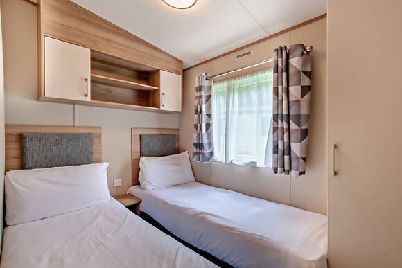 Gold Caravan with parking & decking - Lizard Point, Lizard Peninsula