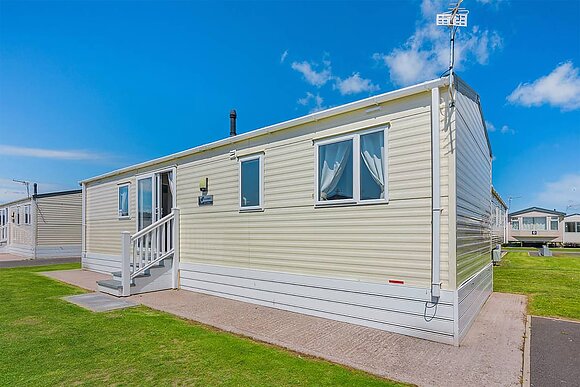 Gold Caravan with parking P, Gold Caravan with parking - Lizard Point, Lizard Peninsula
