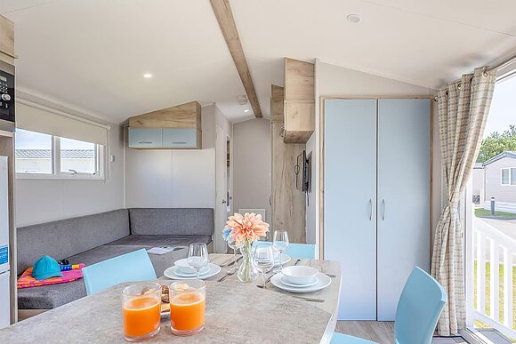 Gold Caravan with parking, Gold Caravan with parking P - Lizard Point, Lizard Peninsula