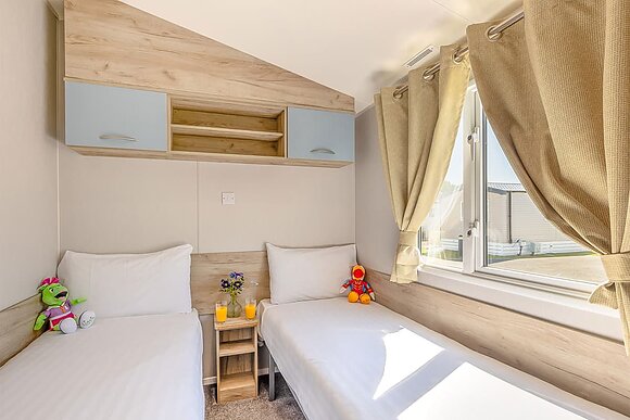 Gold Caravan with parking, Gold Caravan with parking P - Lizard Point, Lizard Peninsula