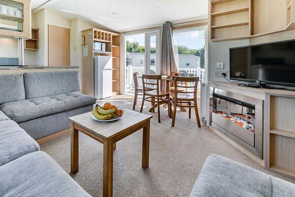 Silver Caravan with parking, ensuite & decking - Lizard Point, Lizard Peninsula