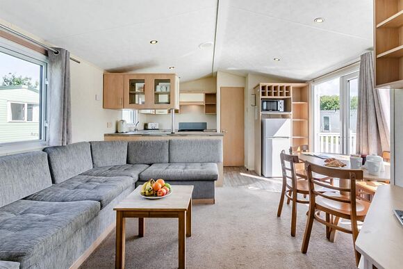 Silver Caravan with parking, ensuite & decking - Lizard Point, Lizard Peninsula