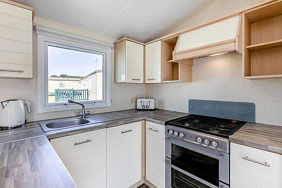 Silver Caravan with parking* P, Silver Caravan with parking - Lizard Point, Lizard Peninsula