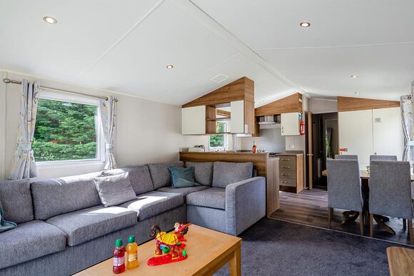 Silver Premium Caravan with parking & decking - Lizard Point, Lizard Peninsula