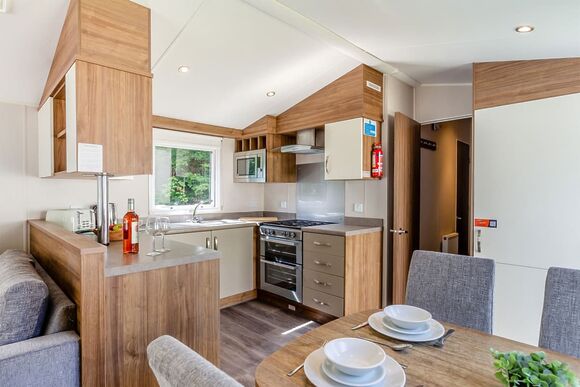 Silver Premium Caravan with parking & decking - Lizard Point, Lizard Peninsula