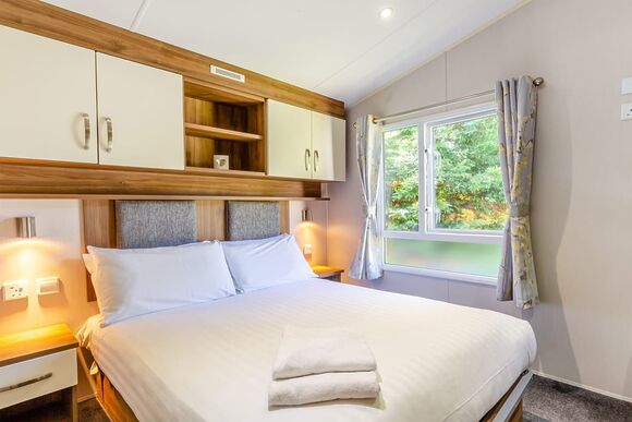 Silver Premium Caravan with parking & decking - Lizard Point, Lizard Peninsula