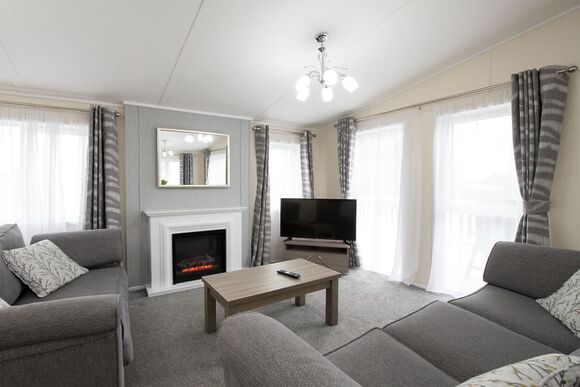 Deluxe Lodge with parking & decking - Lizard Point, Lizard Peninsula