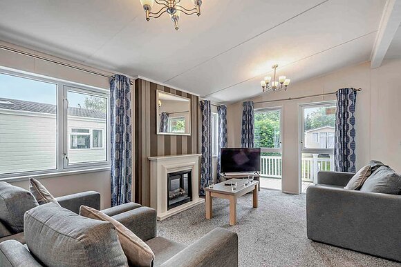 Deluxe 4 Bedroom Lodge, Sleeps 8. With decking. - Lizard Point, Lizard Peninsula