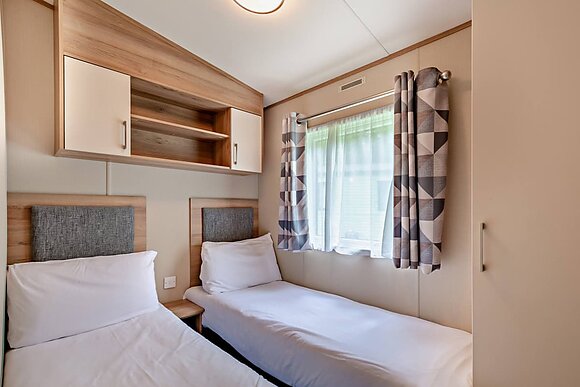 Gold 2 Caravan slp 6,  parking, ensuite, decking - Lizard Point, Lizard Peninsula
