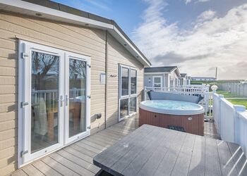 Hollows Lodge, Hollows Lodge (Pet) - Mundesley Holiday Village, Mundesley