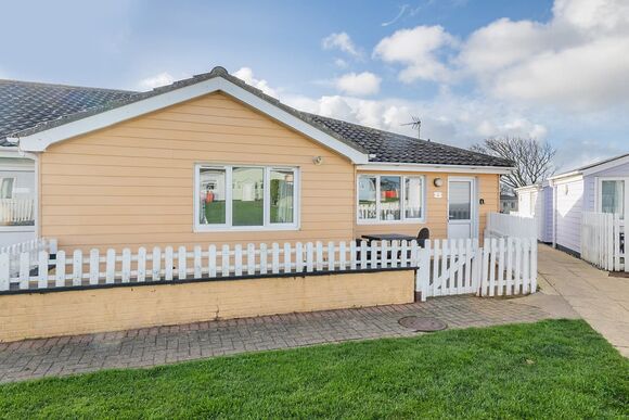 2 Bed Bungalow - Mundesley Holiday Village, Mundesley