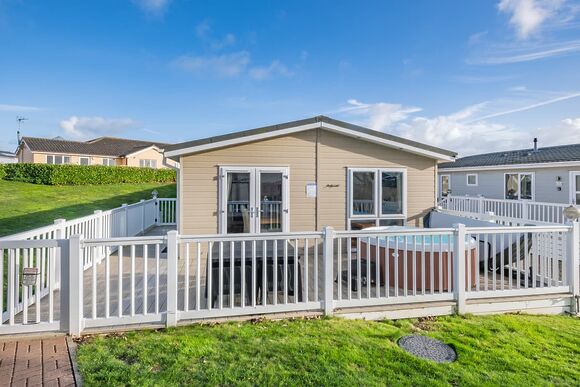 Hollows Lodge (Pet), Hollows Lodge - Mundesley Holiday Village, Mundesley