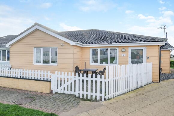 2 Bed Bungalow (2 Doubles)  - Mundesley Holiday Village, Mundesley