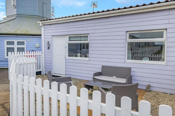  2 Bed Bungalow (Pet) - Mundesley Holiday Village, Mundesley