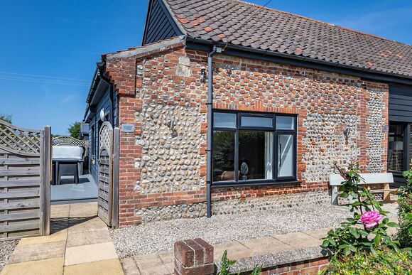 Windmill Cottage (Pet) - Mundesley Holiday Village, Mundesley