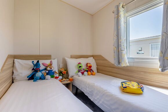 Bronze Caravan with parking - Nairn Lochloy, Nairn, Moray Firth, Inverness