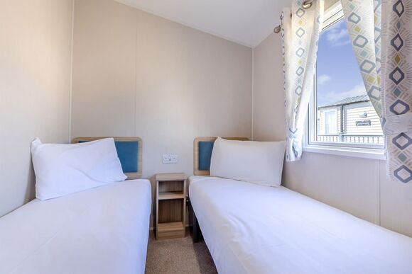 Gold Caravan with parking - Nairn Lochloy, Nairn, Moray Firth, Inverness