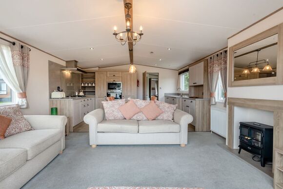 Gold Premium Caravan, parking, ensuite & decking - Nairn Lochloy, Nairn, Moray Firth, Inverness