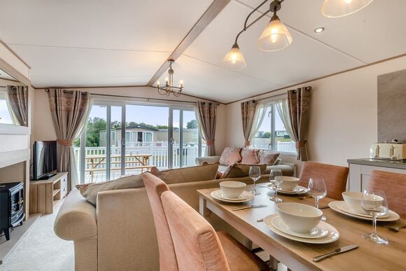 Gold Premium Caravan, parking, ensuite & decking - Nairn Lochloy, Nairn, Moray Firth, Inverness