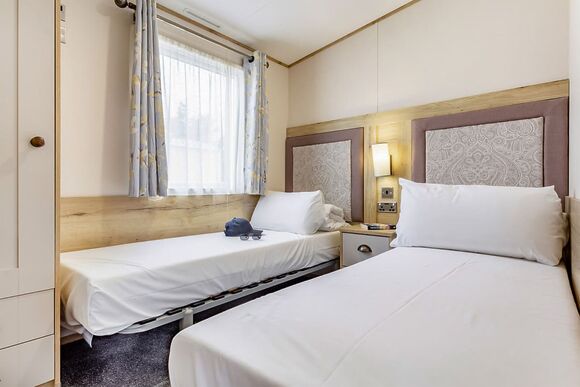 Gold Premium Caravan with parking & decking - Nairn Lochloy, Nairn, Moray Firth, Inverness