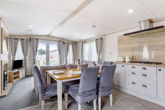 Gold Premium Caravan with parking & decking, Gold Premium Caravan with parking & decking* P - Nairn Lochloy, Nairn, Moray Firth, Inverness