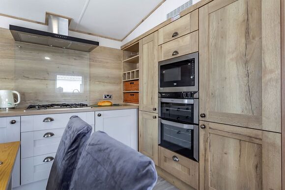 Gold Premium Caravan with parking & decking* P, Gold Premium Caravan with parking & decking - Nairn Lochloy, Nairn, Moray Firth, Inverness