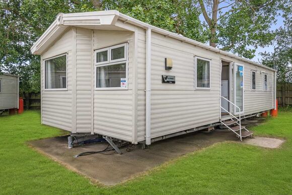 Silver Caravan with parking - Nairn Lochloy, Nairn, Moray Firth, Inverness