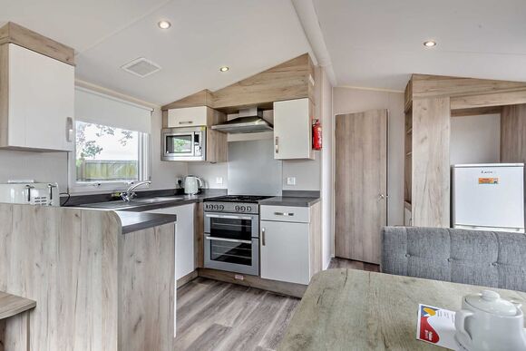 Silver Caravan with parking - Nairn Lochloy, Nairn, Moray Firth, Inverness