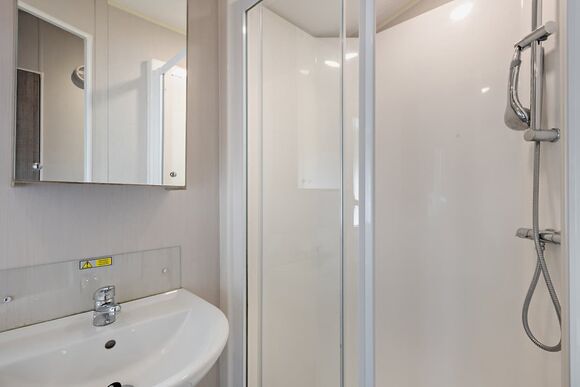 Silver Caravan with parking - Nairn Lochloy, Nairn, Moray Firth, Inverness