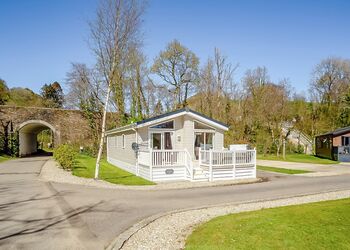 Woodland 2 Bed Hot Tub Holiday Lodge &ndash; Magnolia - Notter Bridge Holiday Park, Notter Bridge, Saltash