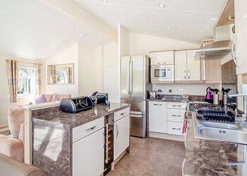 Woodland 2 Bed Hot Tub Holiday Lodge &ndash; Magnolia - Notter Bridge Holiday Park, Notter Bridge, Saltash