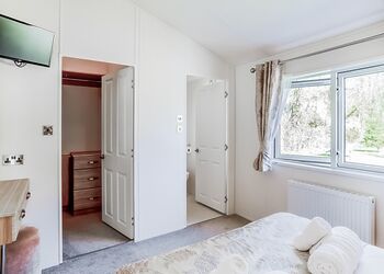 Woodland 2 Bed Hot Tub Holiday Lodge &ndash; Magnolia - Notter Bridge Holiday Park, Notter Bridge, Saltash